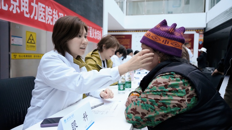 刘彤.jpg